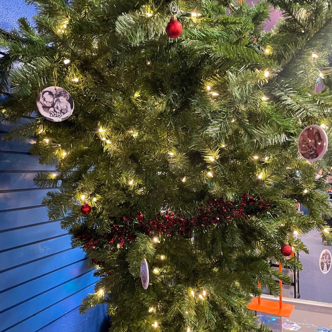 Custom Christmas Decorations from Customistic